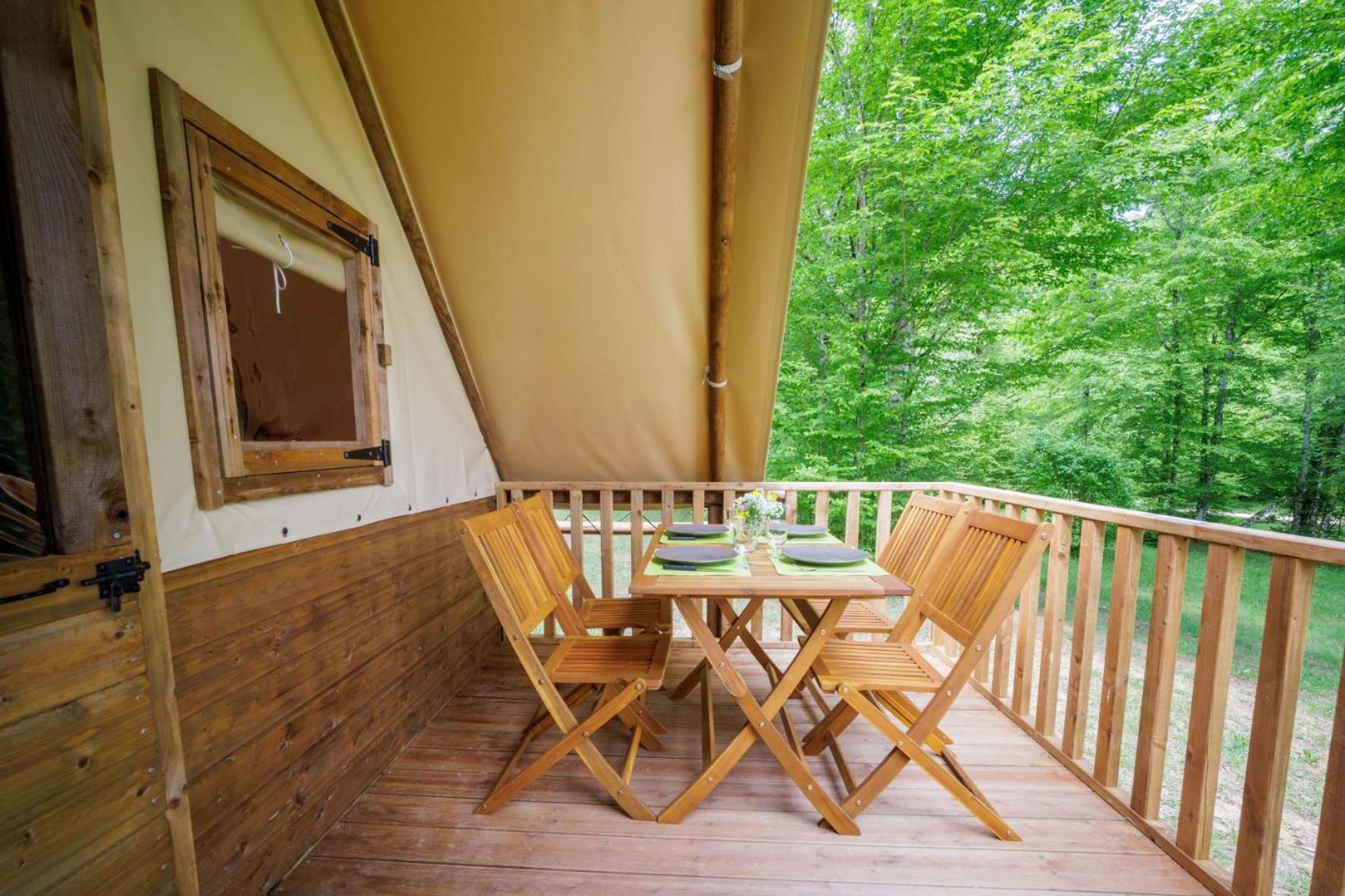 La Clairiere - Ecolieu De Vacances Lamothe-Fenelon Kültér fotó